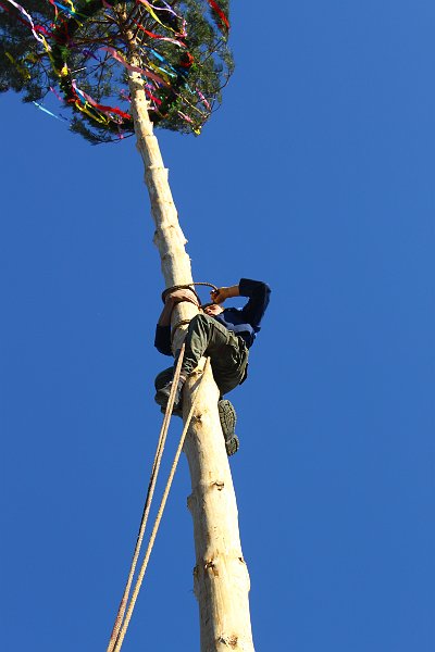 Stavanie maja (46).JPG